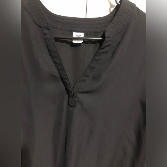 Women’s black semi sheer sleeveless high low shirt size medium - Picture 4 of 8